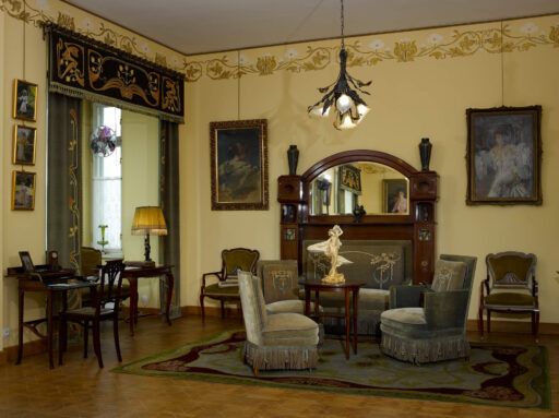 Salon z kompletem mebli wypoczynkowych z firmy gdańskiej Oscara i Ernsta Frostów